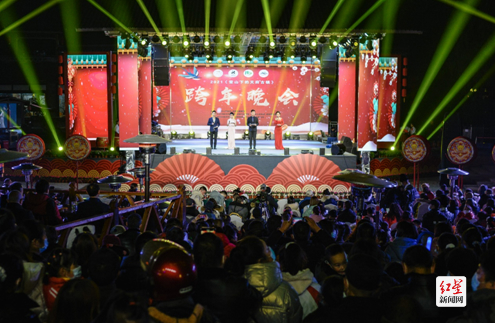 ”天府古镇·平乐跨年夜”主题晚会现场_meitu_23