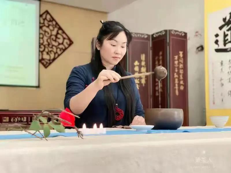 茶艺培训老师：黄英