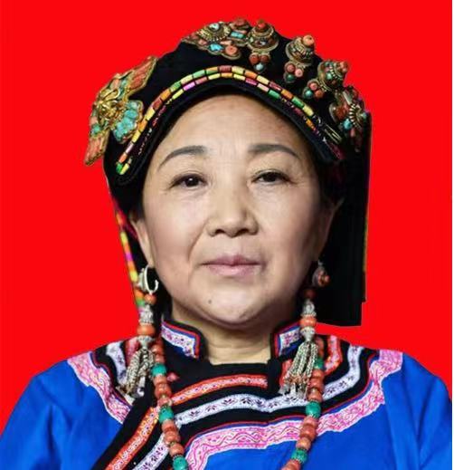 杨华珍 证件照