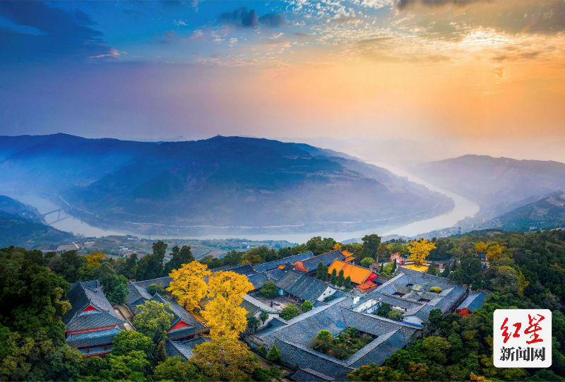 云端石城（图片源自：蒲柯颖）