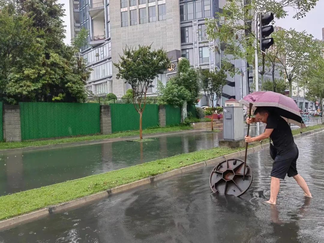 温江暴雨2