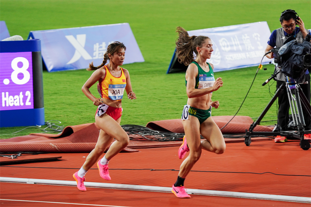 8月3日，中国运动员夏雨雨在女子5000米小组赛中。摄影：张翔升