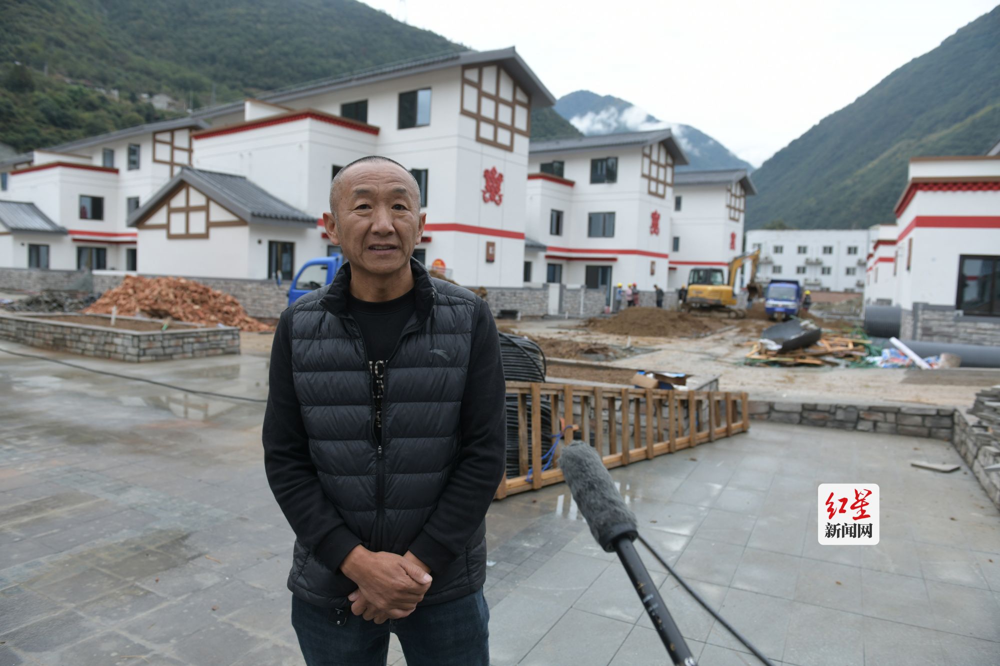 泸定县德威镇奎武村安置点