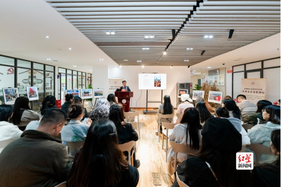 看展览、听讲座……天府文艺名家讲坛——“影城双记”摄影主题展来啦！ (1)877