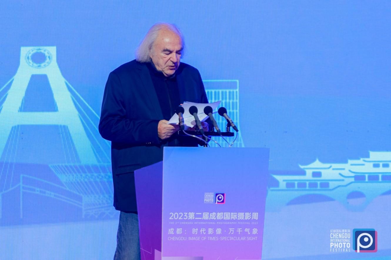 摄影3
