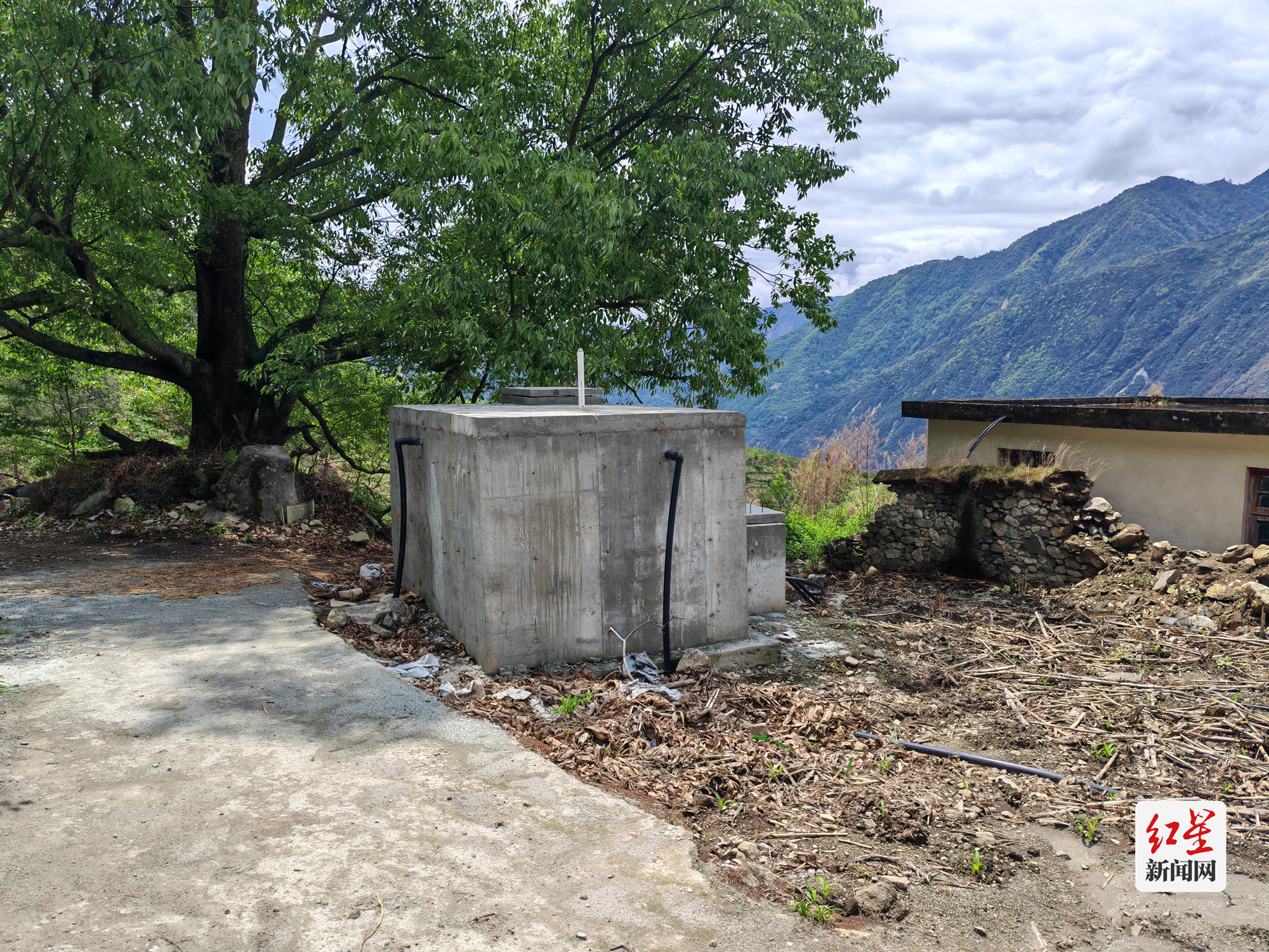 兴隆镇椒子坪村人饮项目新建的蓄水池 - 副本