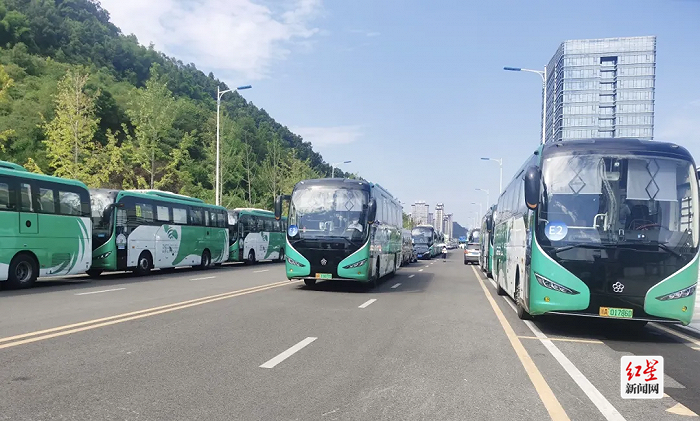脸谱公交车2