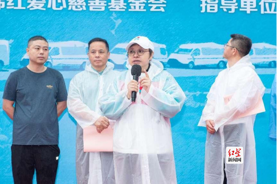 韩红率基金会回川 捐赠项目总价值达731万元645
