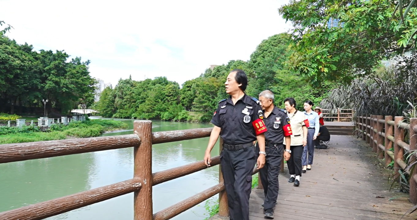 社区物业巡河队巡河