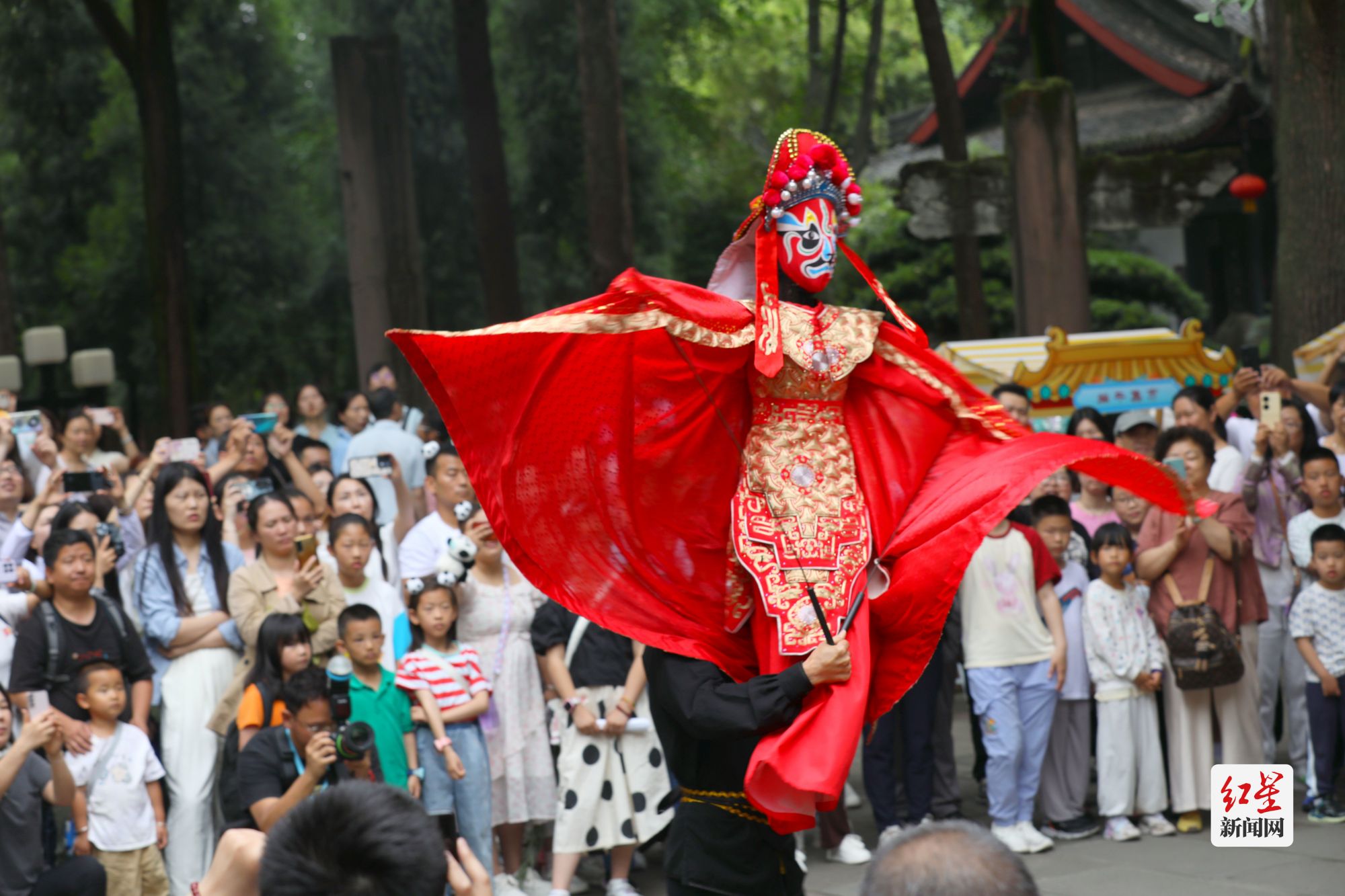 “端午传非遗 雅韵游武侯”木偶戏2（成都武侯祠博物馆供图）
