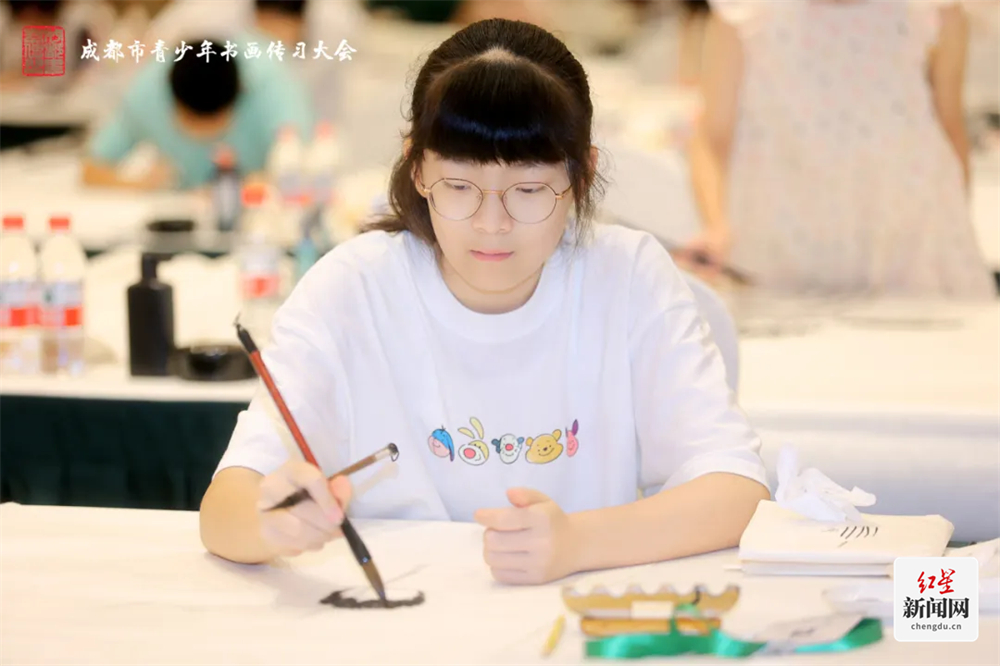 张赛憬阳