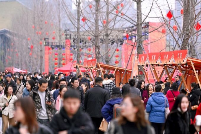 新春集市人头攒动。主办方供图