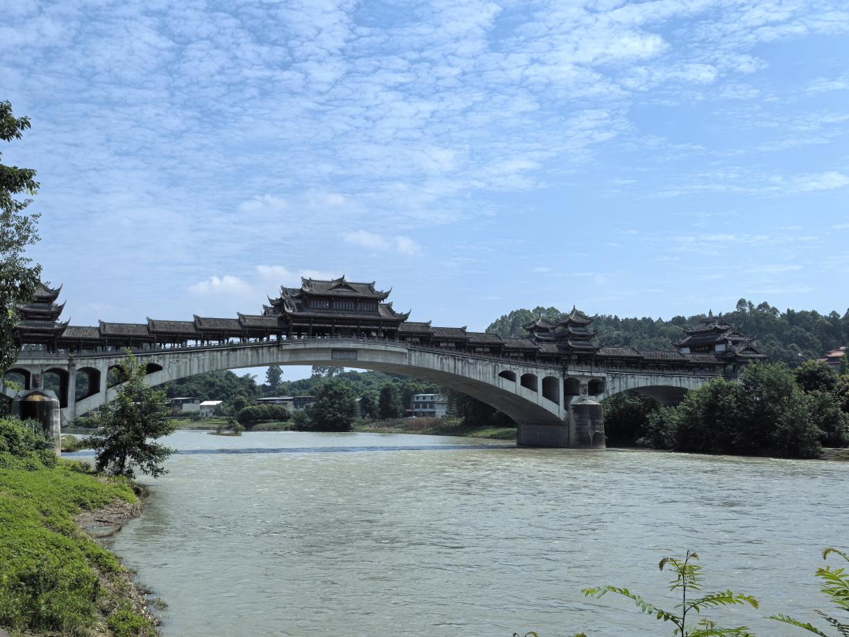 ▲黄龙溪廊桥（摄影：蒲智芳）