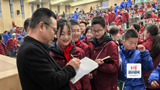 语文还能这么学？“明师”崔俊杰在香山中学教学生“想”出好作文791