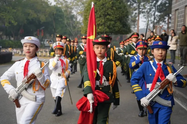 ▲成王人市青少年宫新年第一场升旗庆典——你好，2025