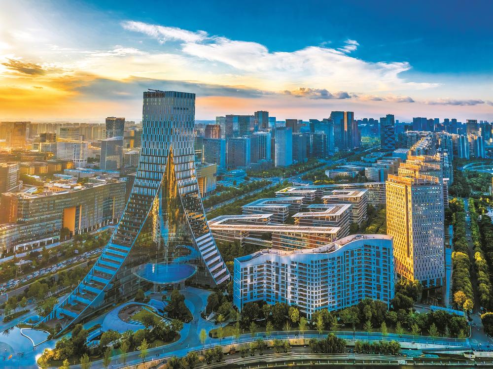 近日,天下首单学问产权质押关税保函落地成王人高新区。企业以发明专利手脚质押标的,凭银行开具的关税保函,可先通关再缴税,此举将进一步匡助企业周转学问产权等无形财富,为企业提供更多便利,擢升了跨境交易着力。图为高新区软件园。林漫 摄