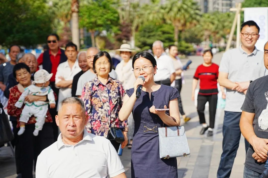 ▲全国城市节约用水宣传周活动现场互动（图源：温江区河长办）