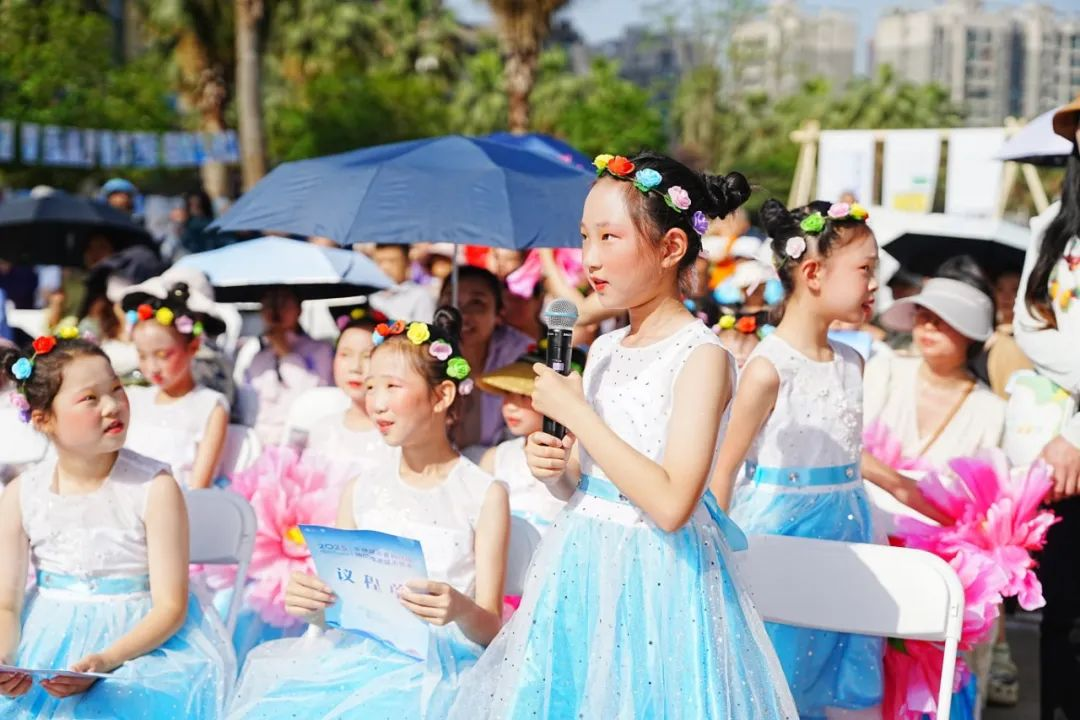 ▲全国城市节约用水宣传周活动现场互动1（图源：温江区河长办）