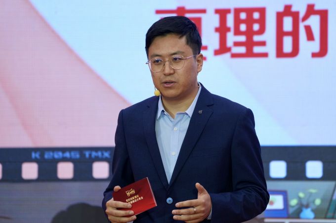 【理响中国】“硬”表面的守圈破圈之谈