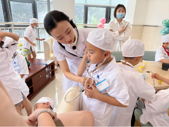 探秘“医”路 童心筑梦——彭州市第二人民医院小医生职业体验日圆满收官401