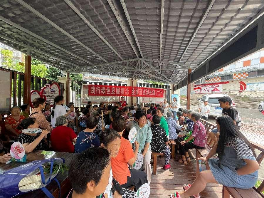 ▲河长制工作宣传现场（图源：东部新区河长办）1