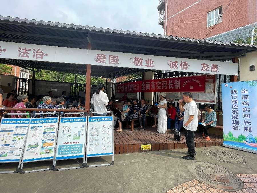 ▲河长制工作宣传现场（图源：东部新区河长办）