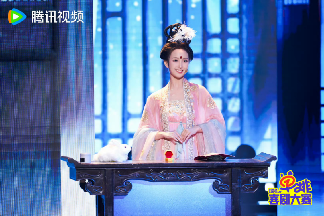 孵化“笑声经济”新名片。依托影视综艺产品矩阵，联合郫都区打造“中国喜剧梦工厂”：与央视联合出品直通春晚的喜剧综艺《笑有新生》，将于9月在央视播出；与抖音联合出品《单排喜剧大赛》，计划暑期上线，做大“笑声经济”，让全国观众在笑声中感受天府文化的乐观包容与成都幽默风趣的独特魅力。