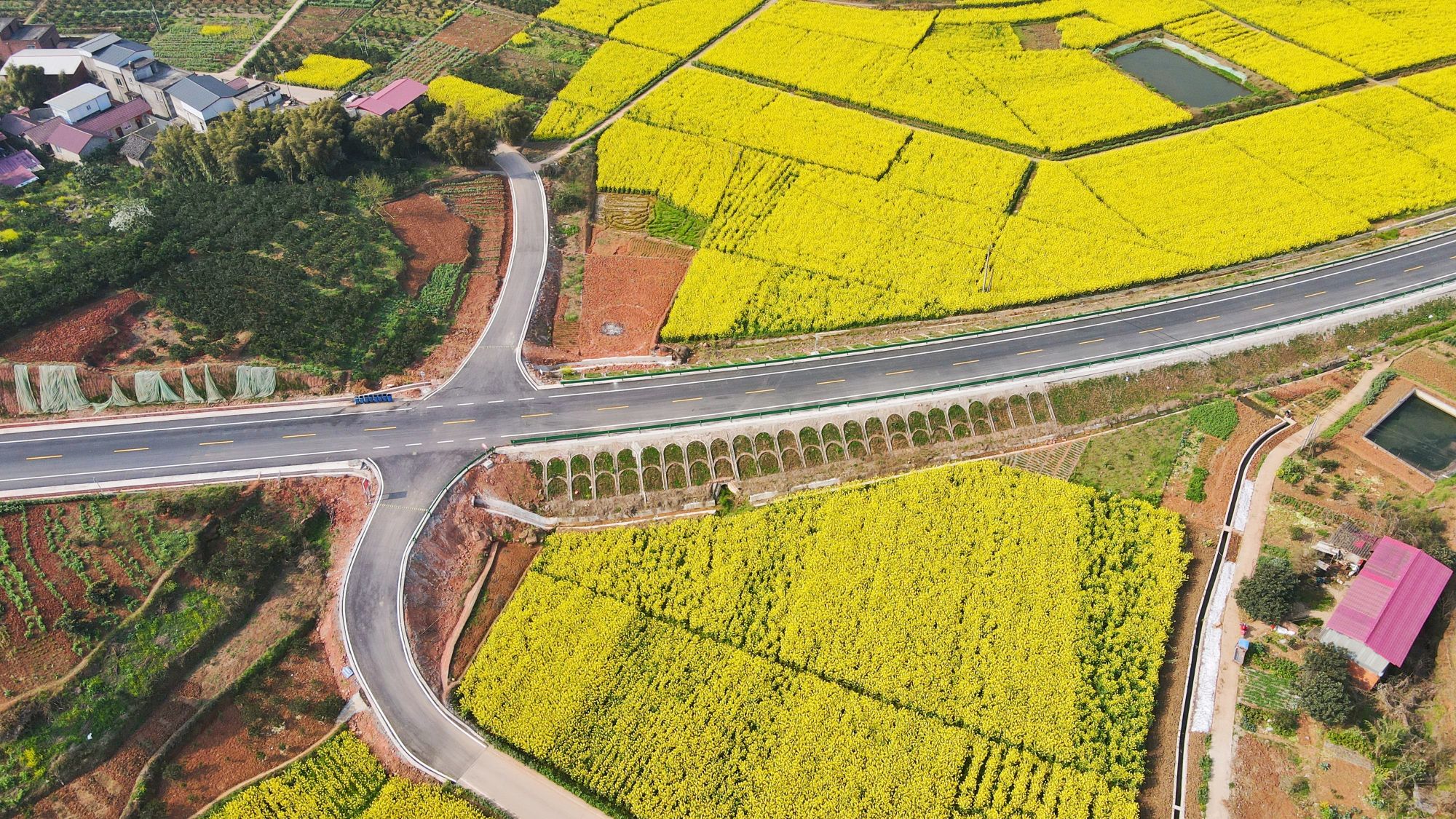 成都金堂又一乡村公路建设工程即将完工畅通20万人致富路