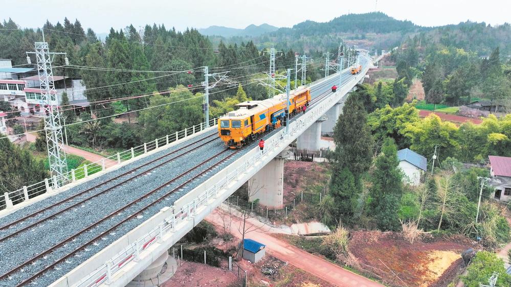 多条线路取得突破性进展成都高铁网越织越密